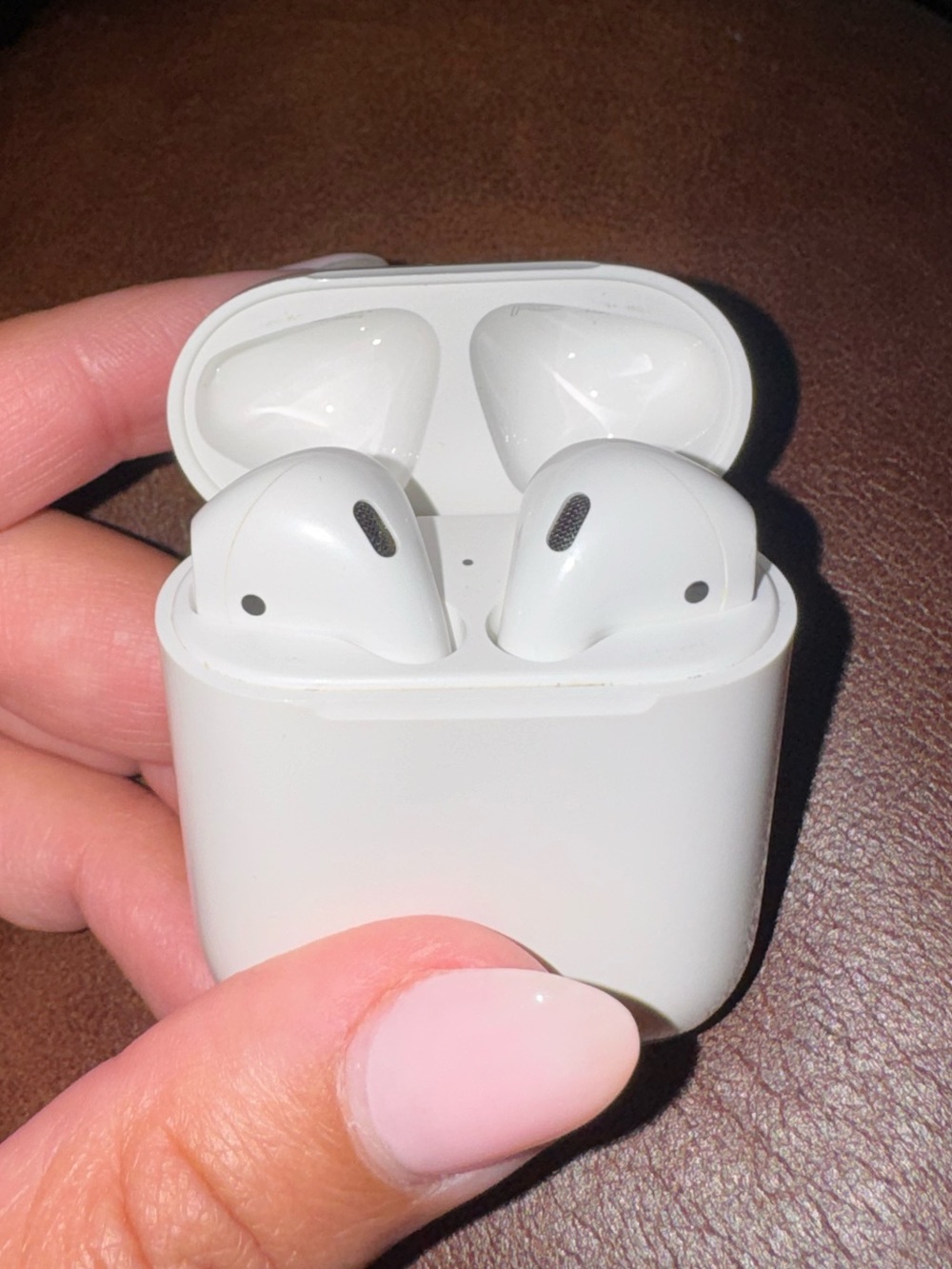 Apple AirPods 2nd Generation with Wireless Charging Case